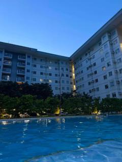 Staycation condo with pool near SM Tungko, Bulacan - 9