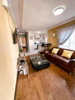 Luxury Meets Comfort -Ntebo's Cozy Retreat - 4