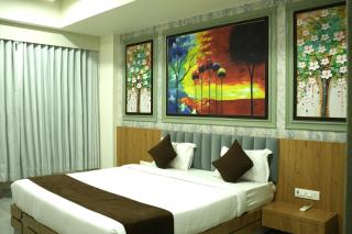 Tulip Restaurant Banquet & rooms - 9