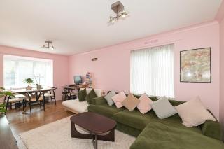 Bright Leafy Oasis in South London - Pass the Keys - 9