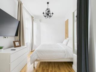 City Centre Studio, AC, 5 min to Freedom Monument - 0