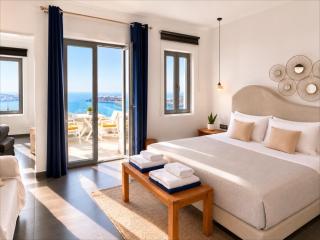 Esmi Suites Santorini - 9