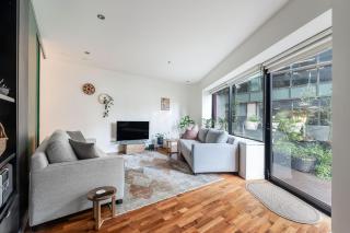 Skyline Terrace Central CBD Escape with City Views - 9
