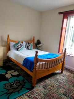 Newly Decorated Spacious room, Women only - 1