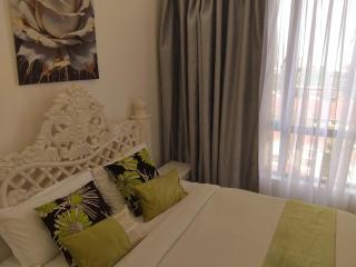 One bedroom Apartment with Great View & Heated Pool on 11th Floor - 1