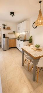 Island Vibes Apartment - 8