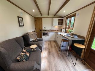 The Coach House or The Shepherd Hut - 2