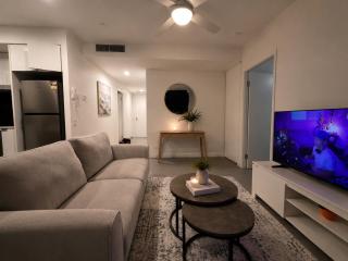 Valley Luxe - High Level Scenic Apartment - 3