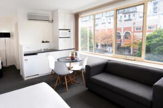 City Edge East Melbourne Apartment Hotel - 1
