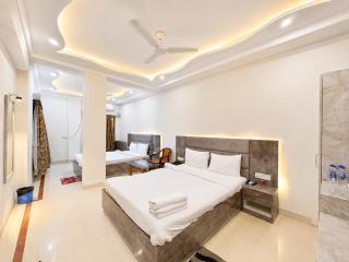 Front Sea View From Balcony "HOTEL NEW DREAMLAND PURI" Near Sea Beach and Jagannath Temple -Fully Air Conditioning Room With Wi-Fi- Lift - Parking And Restaurant Facilities- All Room Sea Facing- A Top Rated Luxury Hotel In Puri - 4