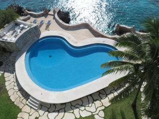Tito's Paradise - 6
