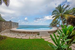 Tito's Paradise - 1