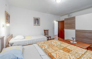Gorgeous Apartment In Porec With Wifi - 8