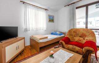 1 Bedroom Amazing Apartment In Porec - 2