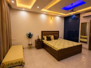 Luxury Premium Fully Furnished Studio for Rent - 9