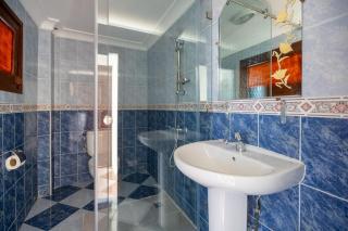 The Palm Villa Spacious 5-Bedroom Family Getaway - 7