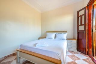 The Palm Villa Spacious 5-Bedroom Family Getaway - 4