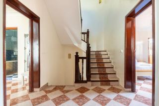 The Palm Villa Spacious 5-Bedroom Family Getaway - 1