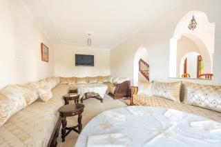 The Palm Villa Spacious 5-Bedroom Family Getaway - 7