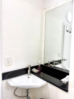 TIME SQUARE PORT AUTHORITY HUDSON YARD MIDTOWN WEST SUPER CONVENIENT 1ST FLOOR 1-BEDROOM APt - 2