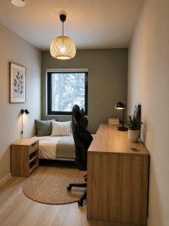 Spacious and sunny family home close to the city - 2