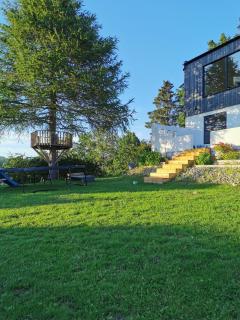 Spacious and sunny family home close to the city - 1