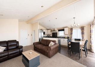 Luxury Lodge At Suffolk Sands Holiday Park Ref 45009Mv - 4