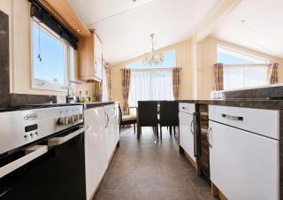 Luxury Lodge At Suffolk Sands Holiday Park Ref 45009Mv - 1
