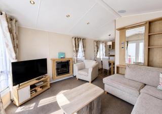 Lovely 6 Berth Caravan At Suffolk Sands Holiday Park Ref 45010Mv - 4
