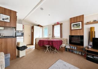 6 Berth Caravan With Decking At Suffolk Sands Holiday Park Ref 45040G - 5