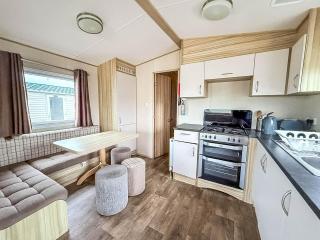 6 Berth Caravan With Side Decking At Suffolk Sands Holiday Park Ref 45054C - 5