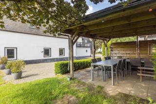 Haus mit 12 Schlafzimmern, 8 Bäder - 9