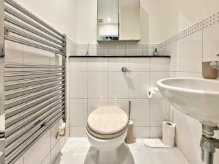Modern 3BDR Family House in North Stifford - 3