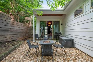 3BR East Austin Unit B - Sleeps 10 Pet Friendly - 6