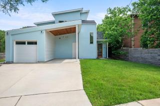 3BR East Austin Unit B - Sleeps 10 Pet Friendly - 5