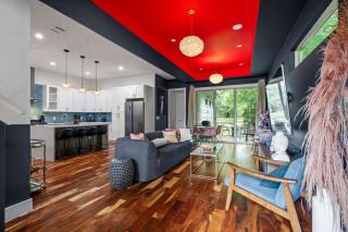 3BR East Austin Unit B - Sleeps 10 Pet Friendly - 1