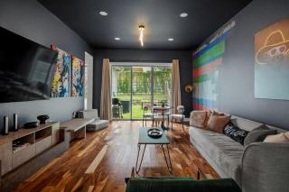 3BR East Austin Unit A - Sleeps 10 Pet Friendly - 2