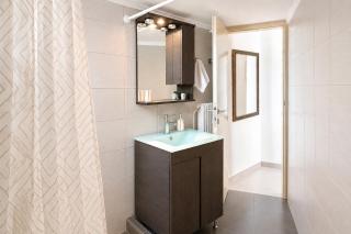 Azure Orchid Kalamaria, Seaside Stay & Free Parking - 2