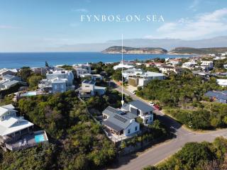 Fynbos-on-Sea - Luxe 4BD Villa 150m to Solar Beach - 9