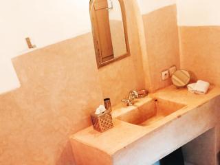 Riad 144 - 1