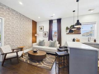 Boho City Escape Parking Balcony - 5