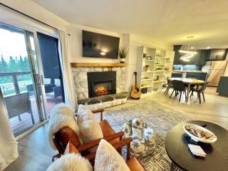 Updated Ski-In/Ski-Out Condo | Hot Tub & Pool - 9