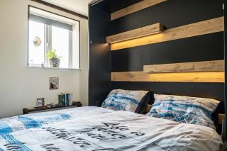 Studio Sleeps 2 with Parking and Garden - 4