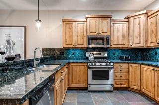 Town Pointe C304 by Park City Lodging - 8