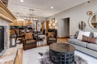 Town Pointe C304 by Park City Lodging - 2