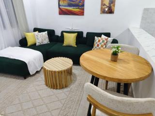 J&M Homes - 2 br Naivegas apartment - 8