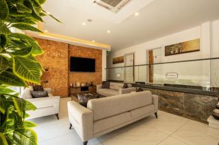 Laristone Suite Spa Hotel - 3