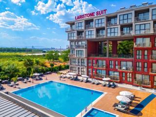 Laristone Suite Spa Hotel - 2