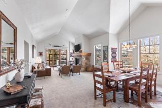 Town Pointe B205 by Park City Lodging - 2
