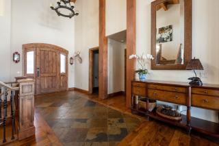 Snowtop Manor by Park City Lodging - 4